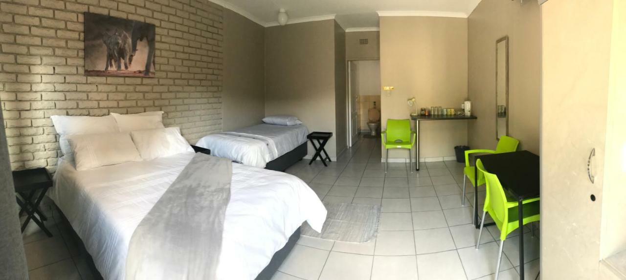 Hotel 4 On Sirius à Polokwane Extérieur photo