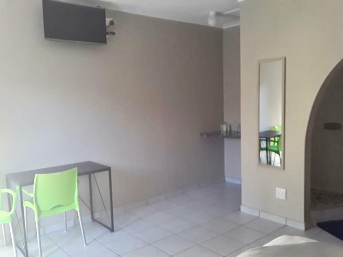 Hotel 4 On Sirius à Polokwane Extérieur photo