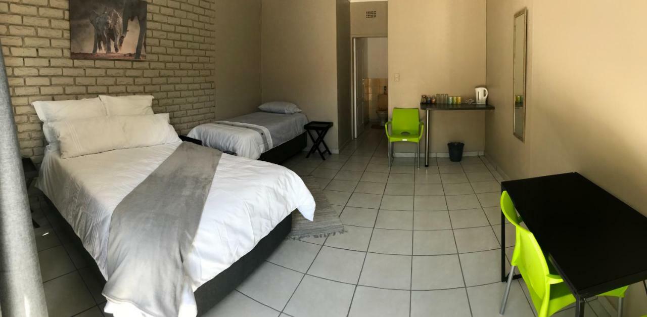 Hotel 4 On Sirius à Polokwane Extérieur photo